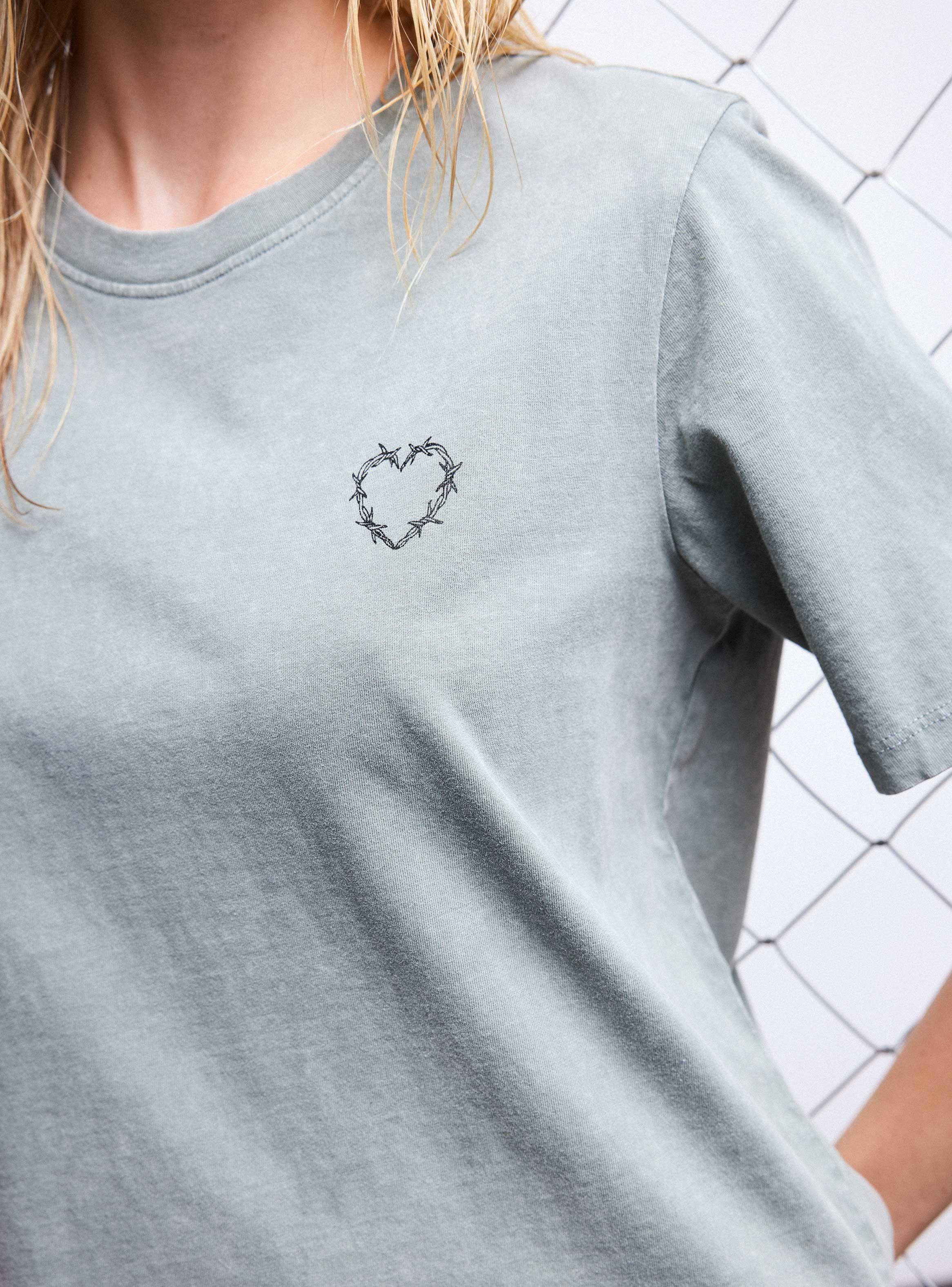 Polera Estampado Pecho-3