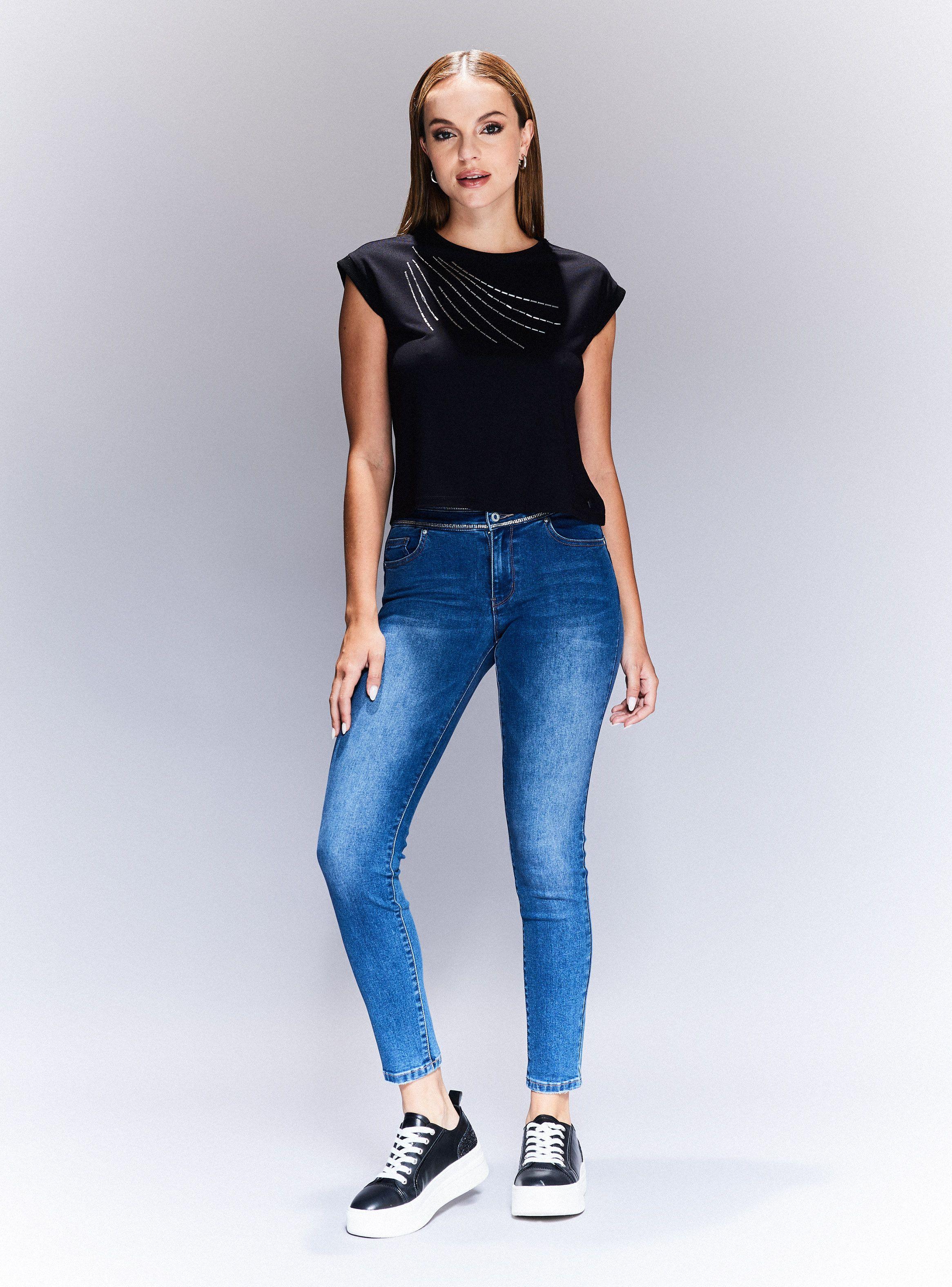 Jeans Pretina 3 Botones con Aplicaciones Strass-4