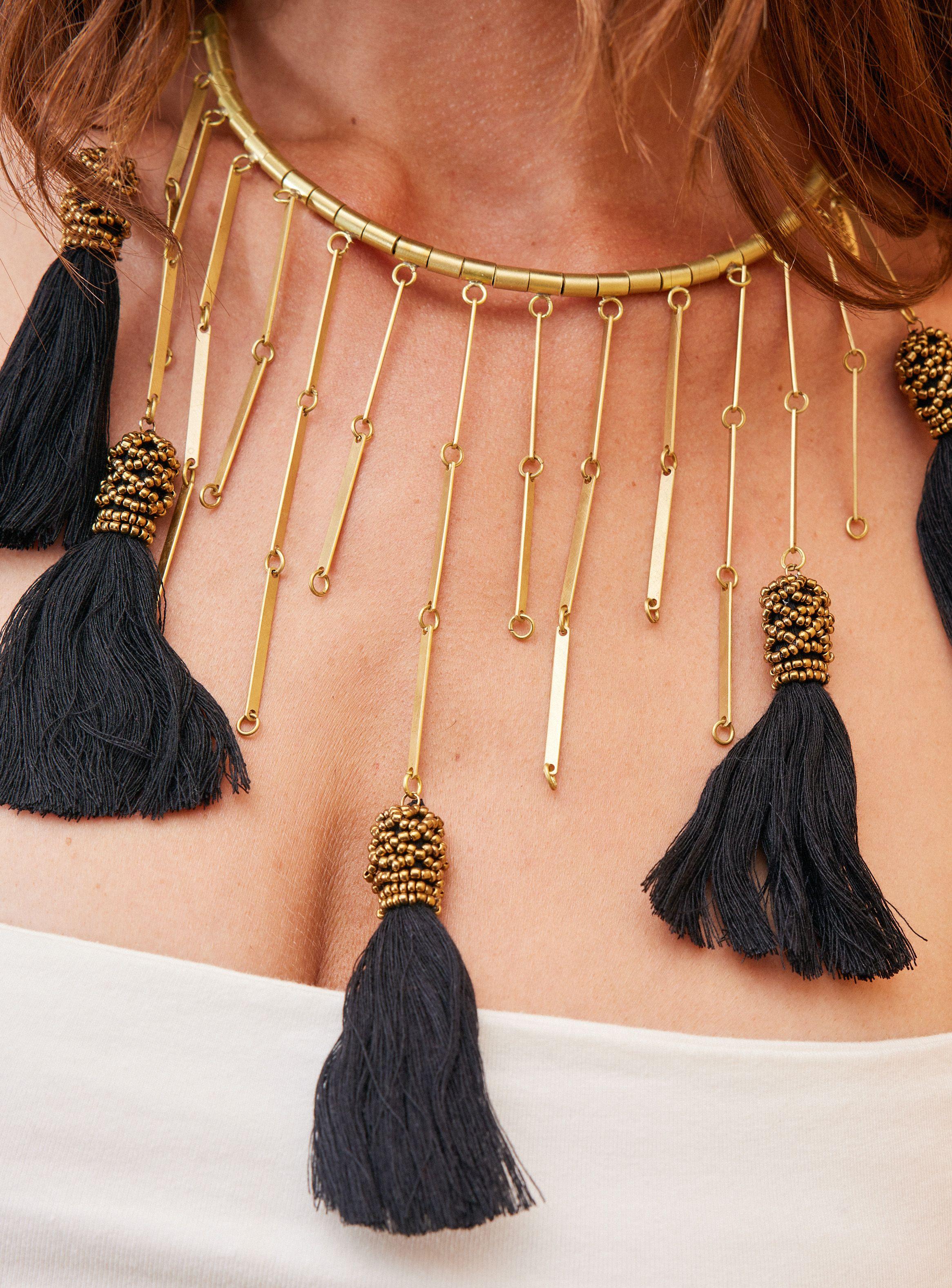Collar Colgantes Metal con Pompones-1