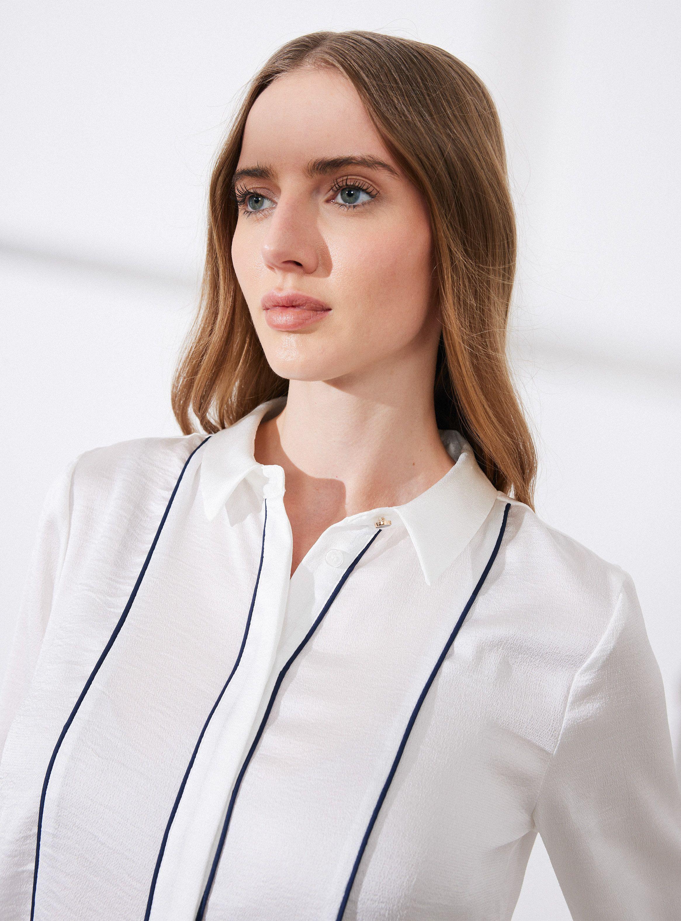 Blusa Satinada con Detalle-2