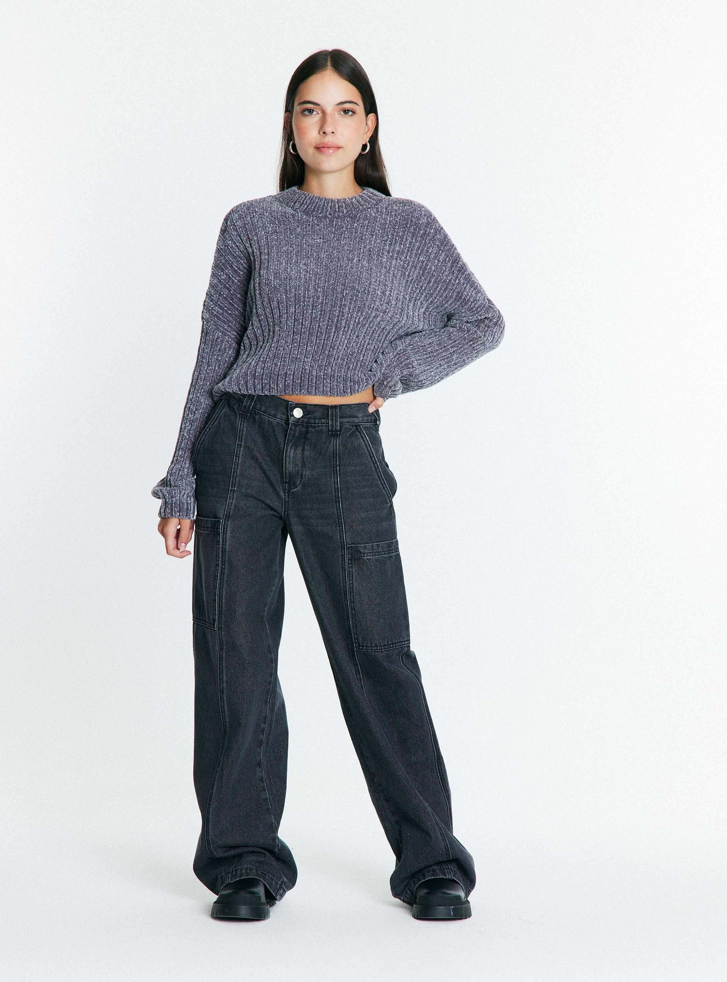 Sweater Cuello Redondo con Apertura-4