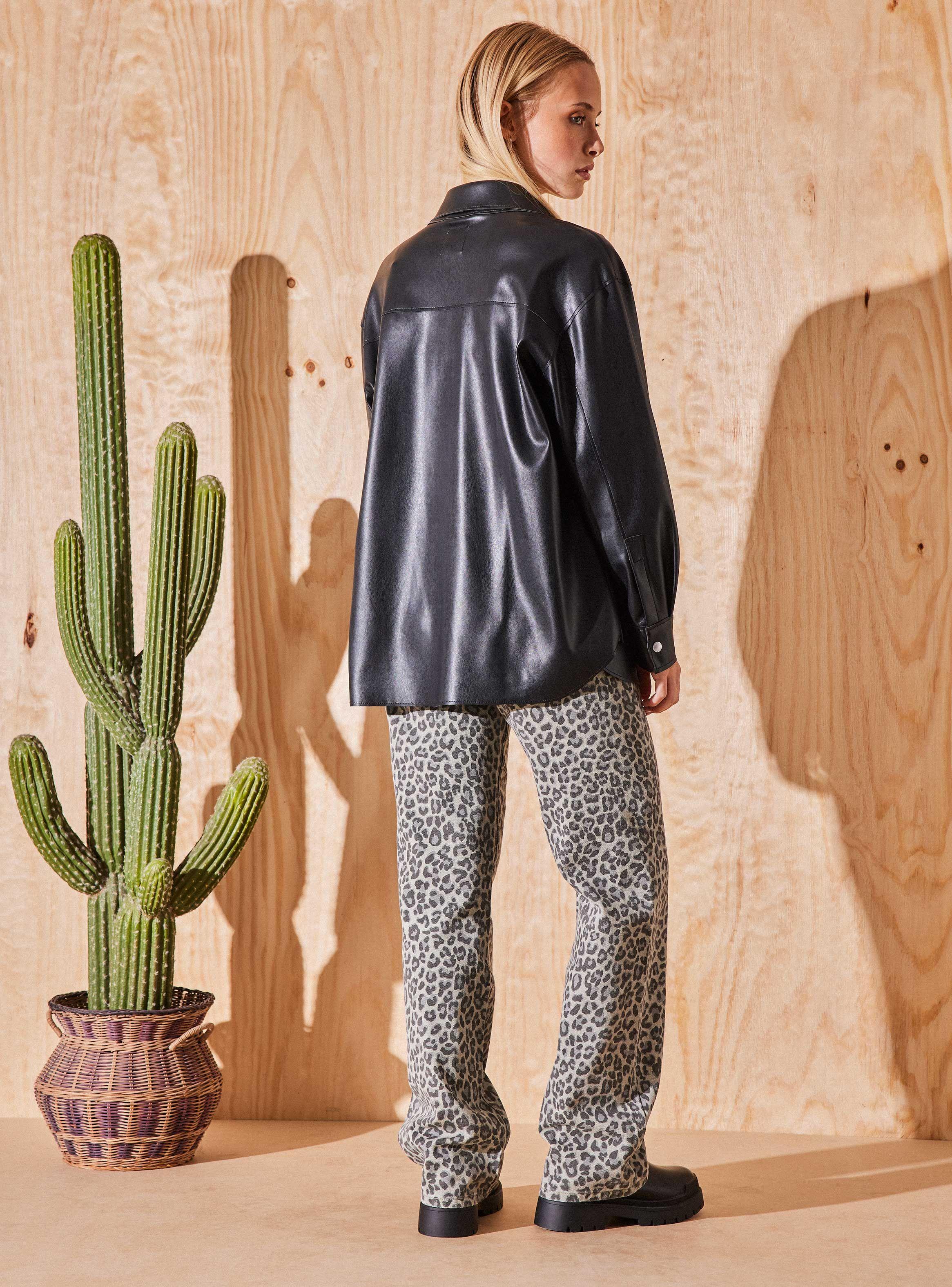 Chaqueta Sobrecamisa Efecto Piel-4