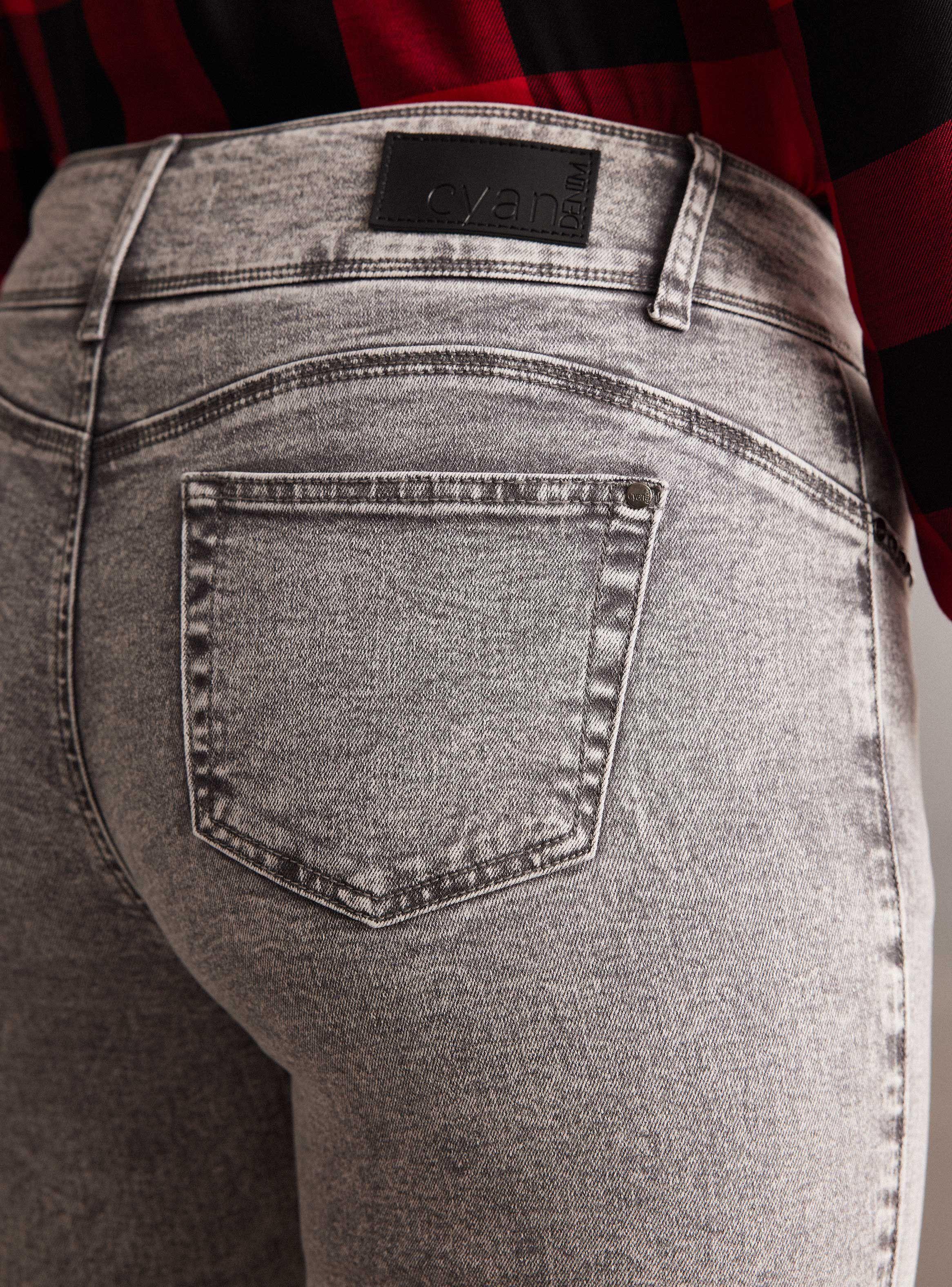 Jeans Pretina 3 Botones y Tachitas en Bolsillos-3