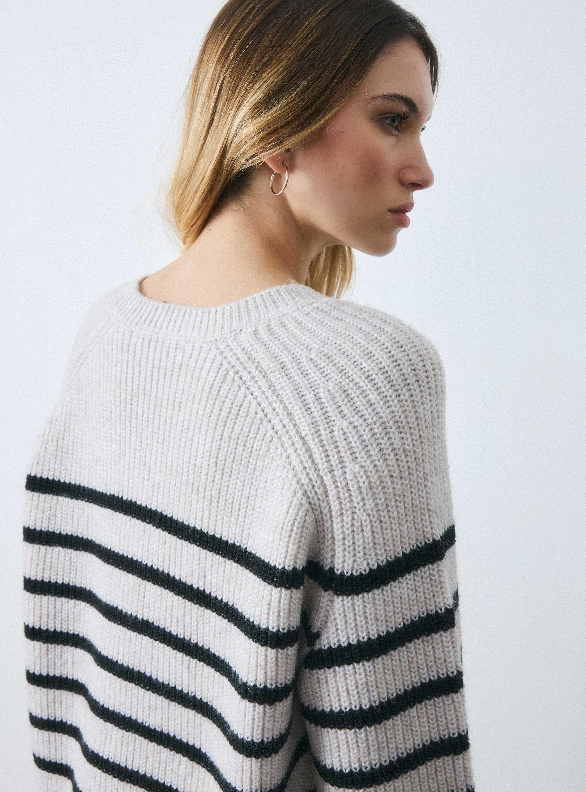 Sweater Listado con Hilo Metalizado-3