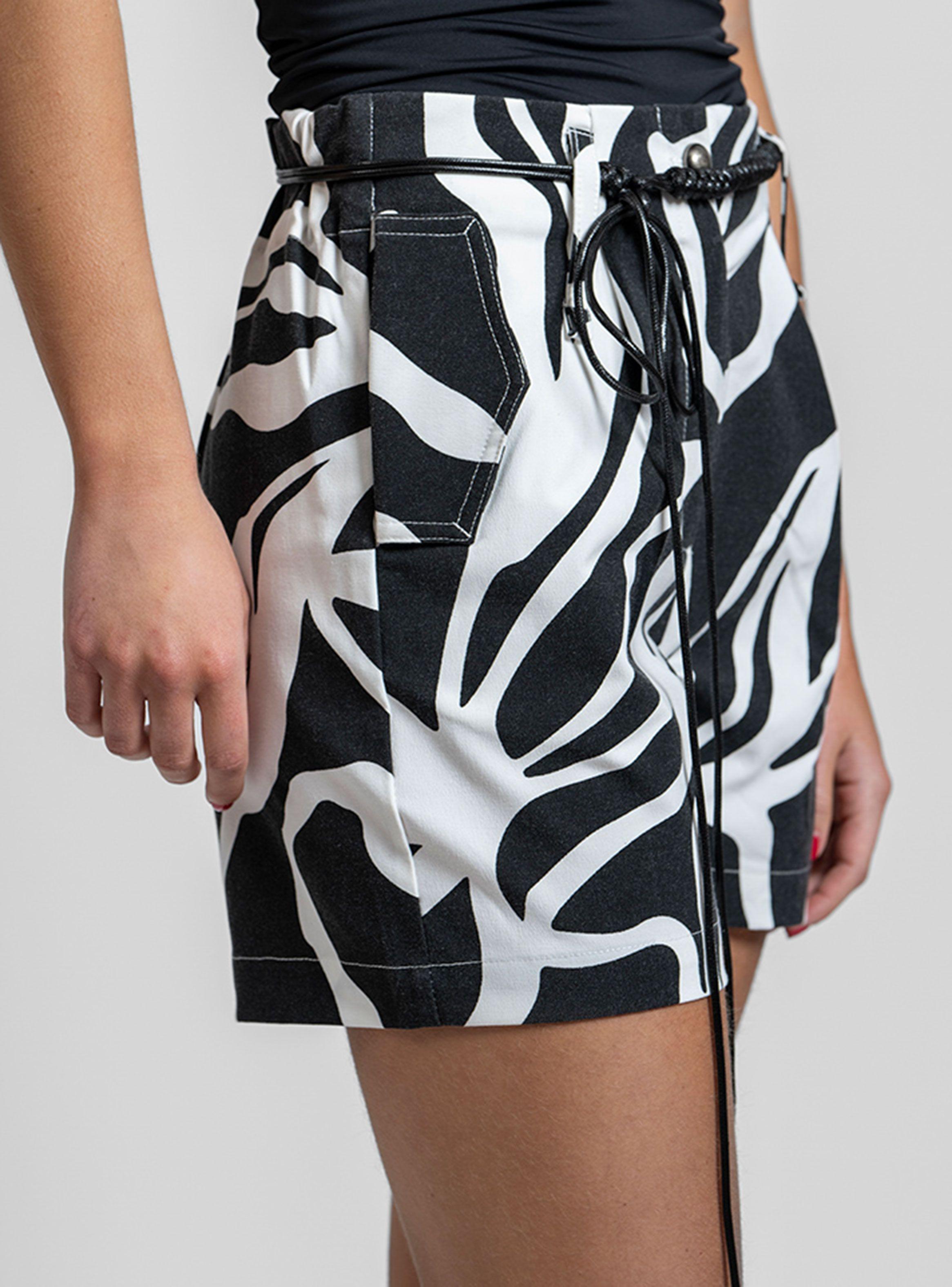 Short Lucila Negro-2