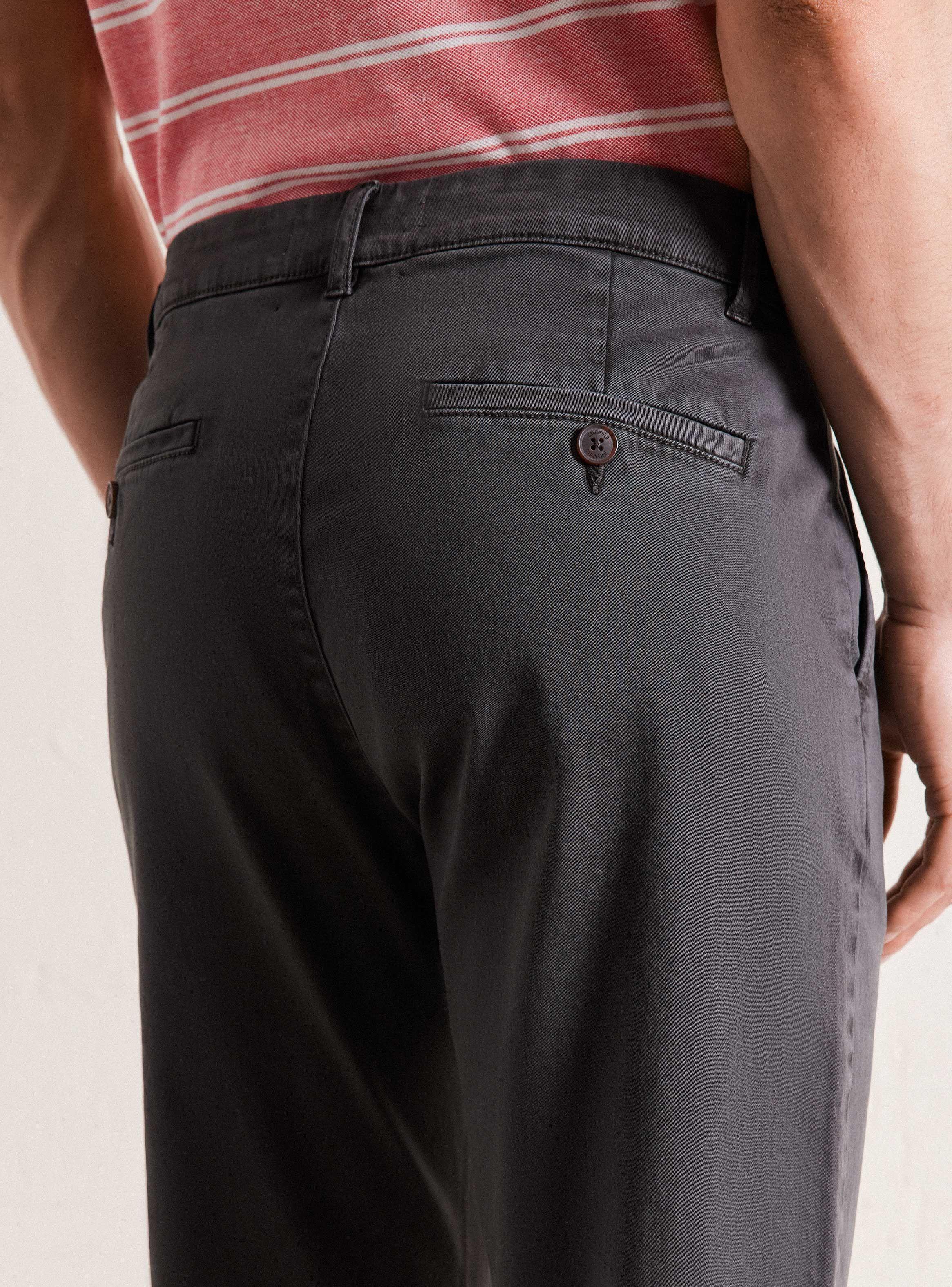 Pantalón Chino Essentail Regular Fit-3