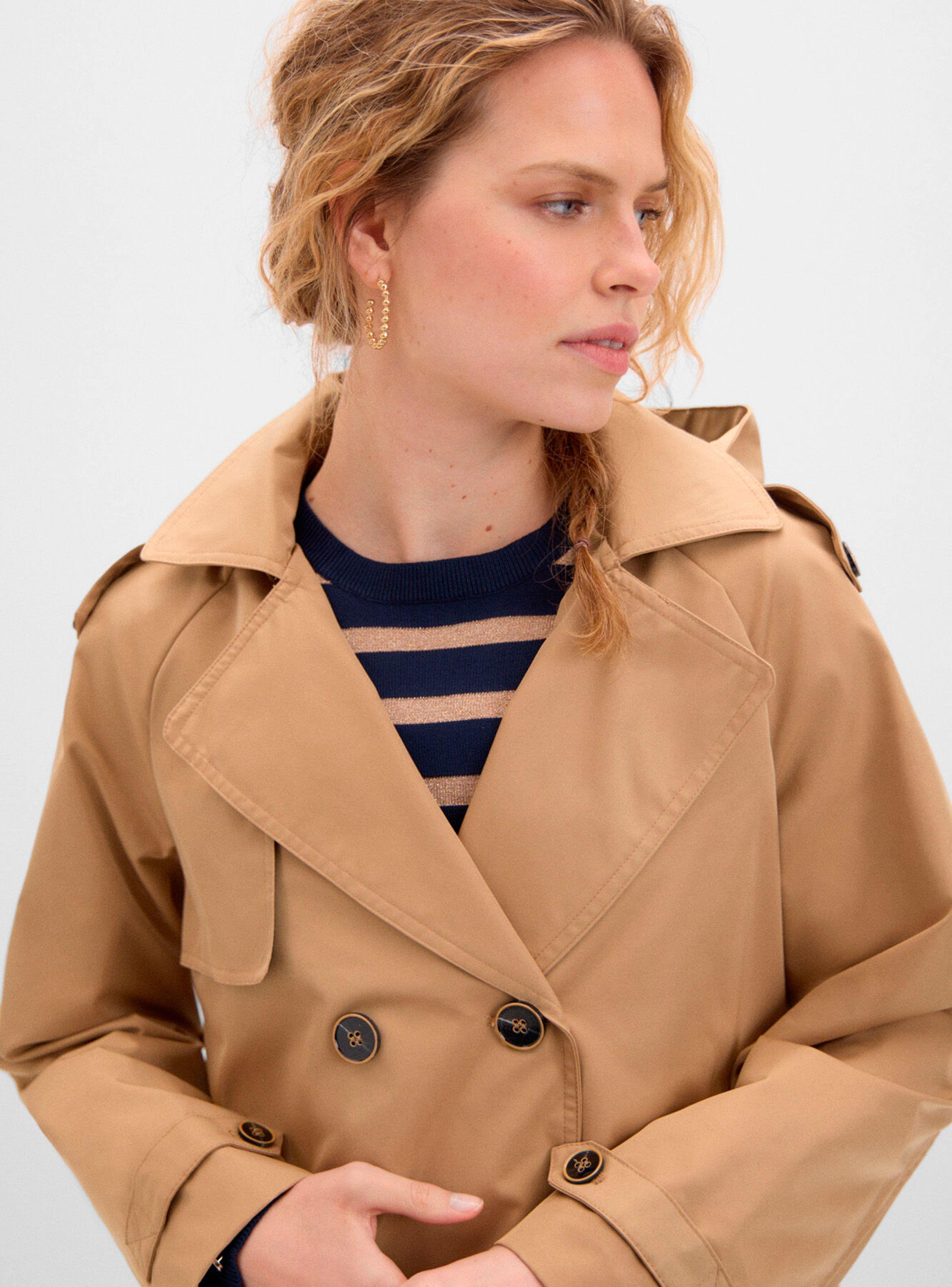 Chaqueta Gabardina Corta con Vuelo-2