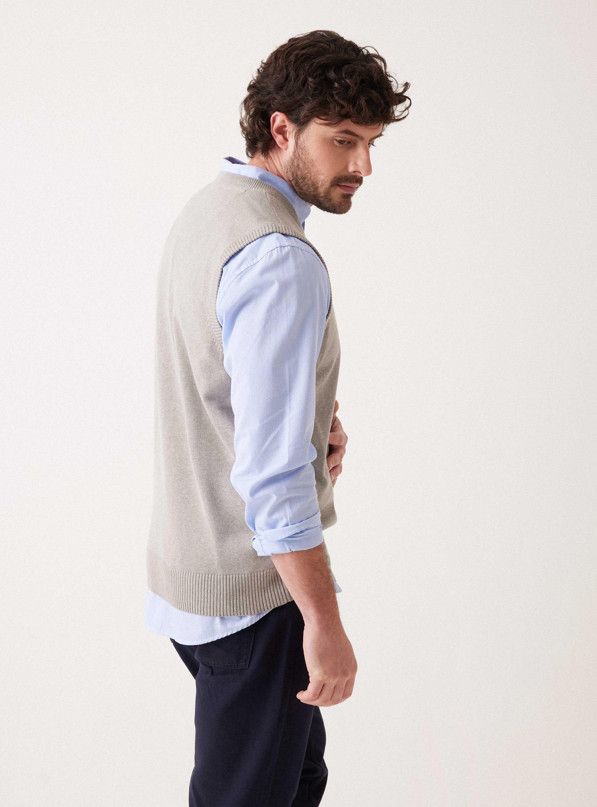 Sweater Básico sin Mangas-1