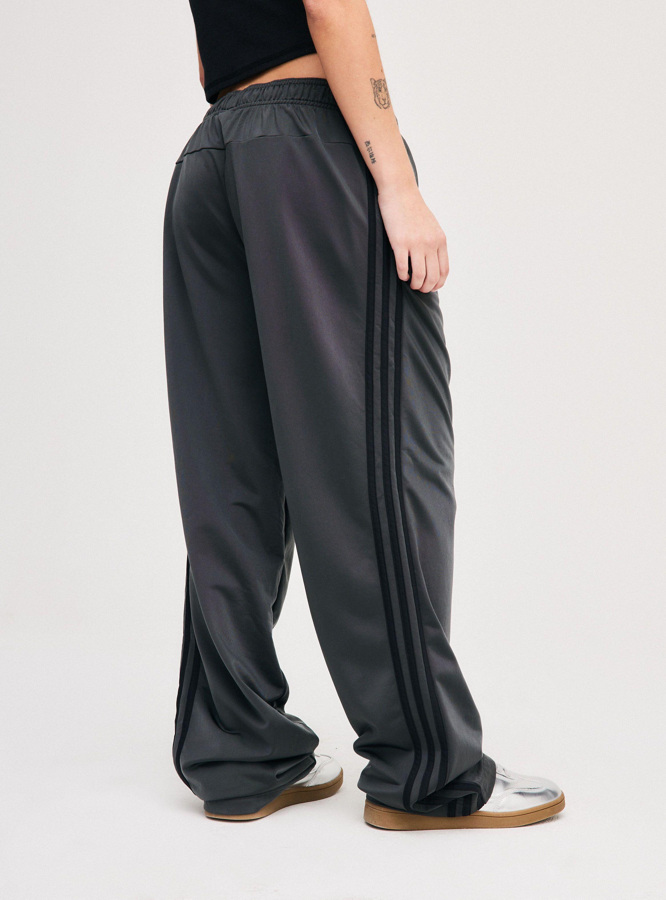 Pantalón de Buzo Adidas Gris-1