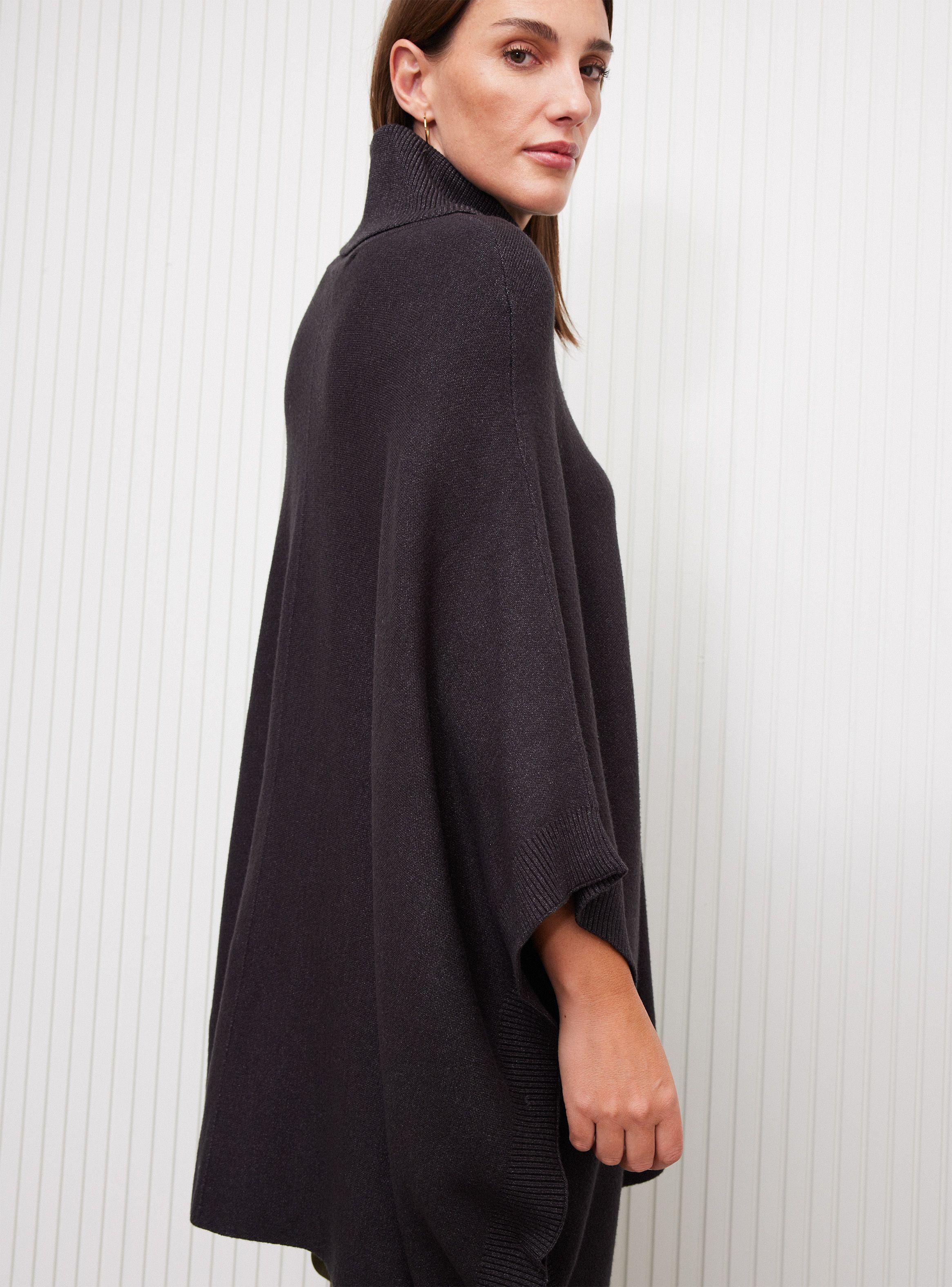 Sweater Poncho Tejido con Botones en Costados-3