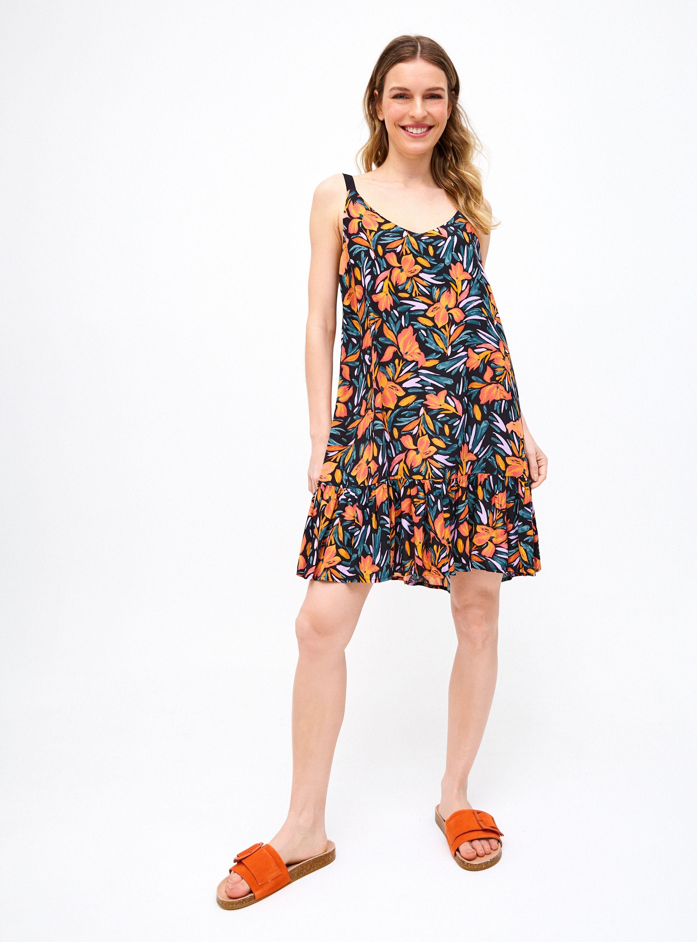 Vestido Corto Tipo Funda con Vuelo-3