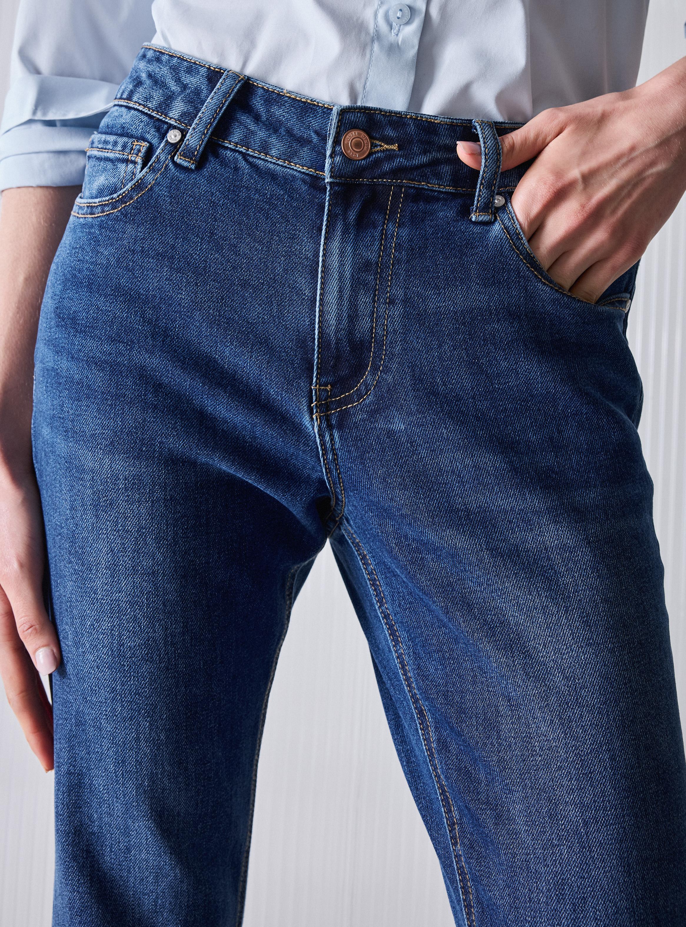 Jeans Slim Fit Básico-2