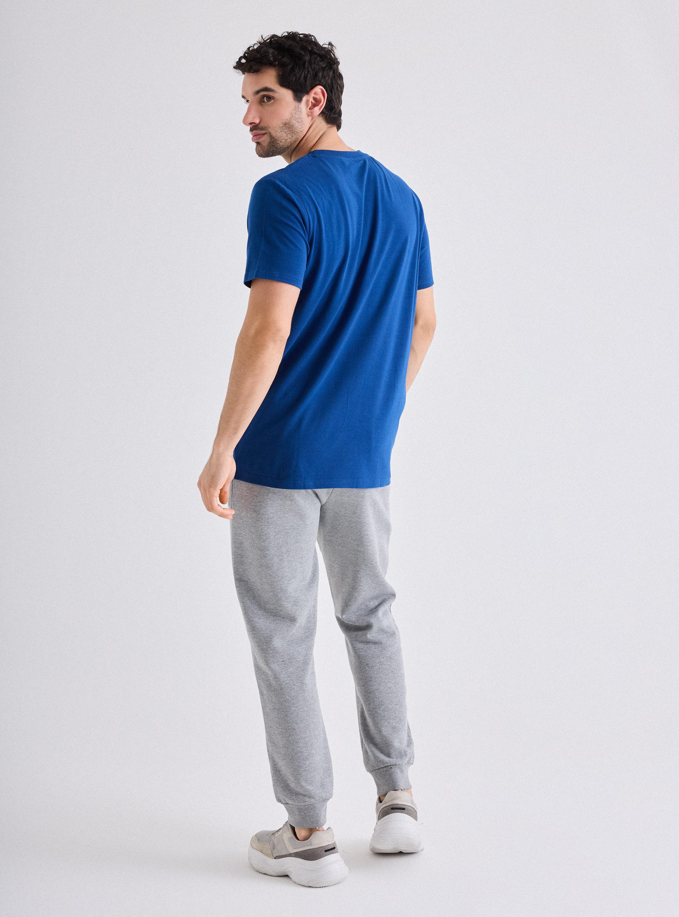 Polera Grafica Estampada Frontal-5