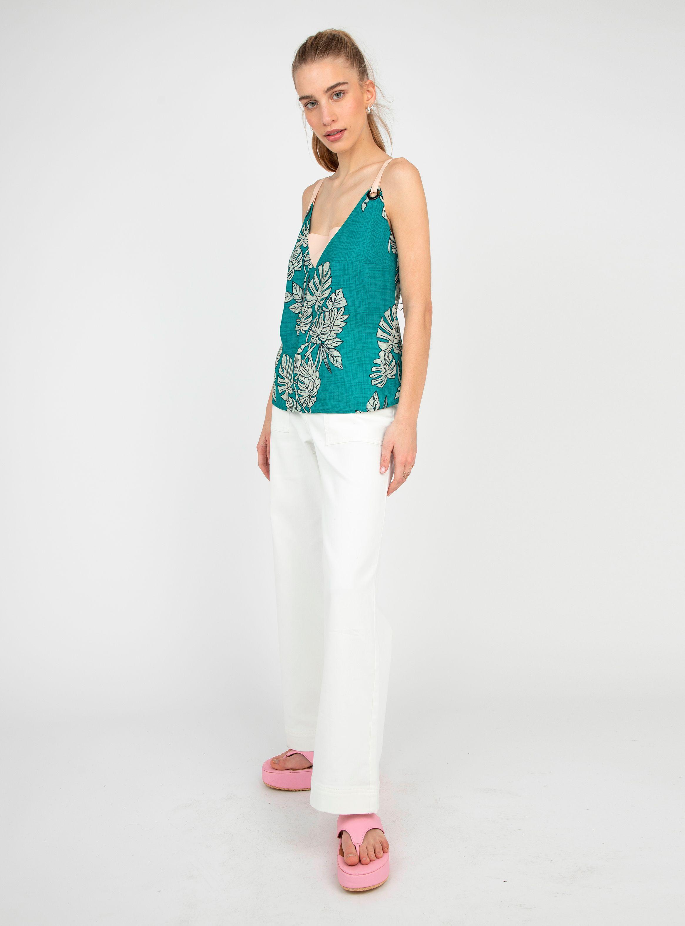 Blusa Diseño Estampada con Detalle de Ojetillos en Tirantes-3