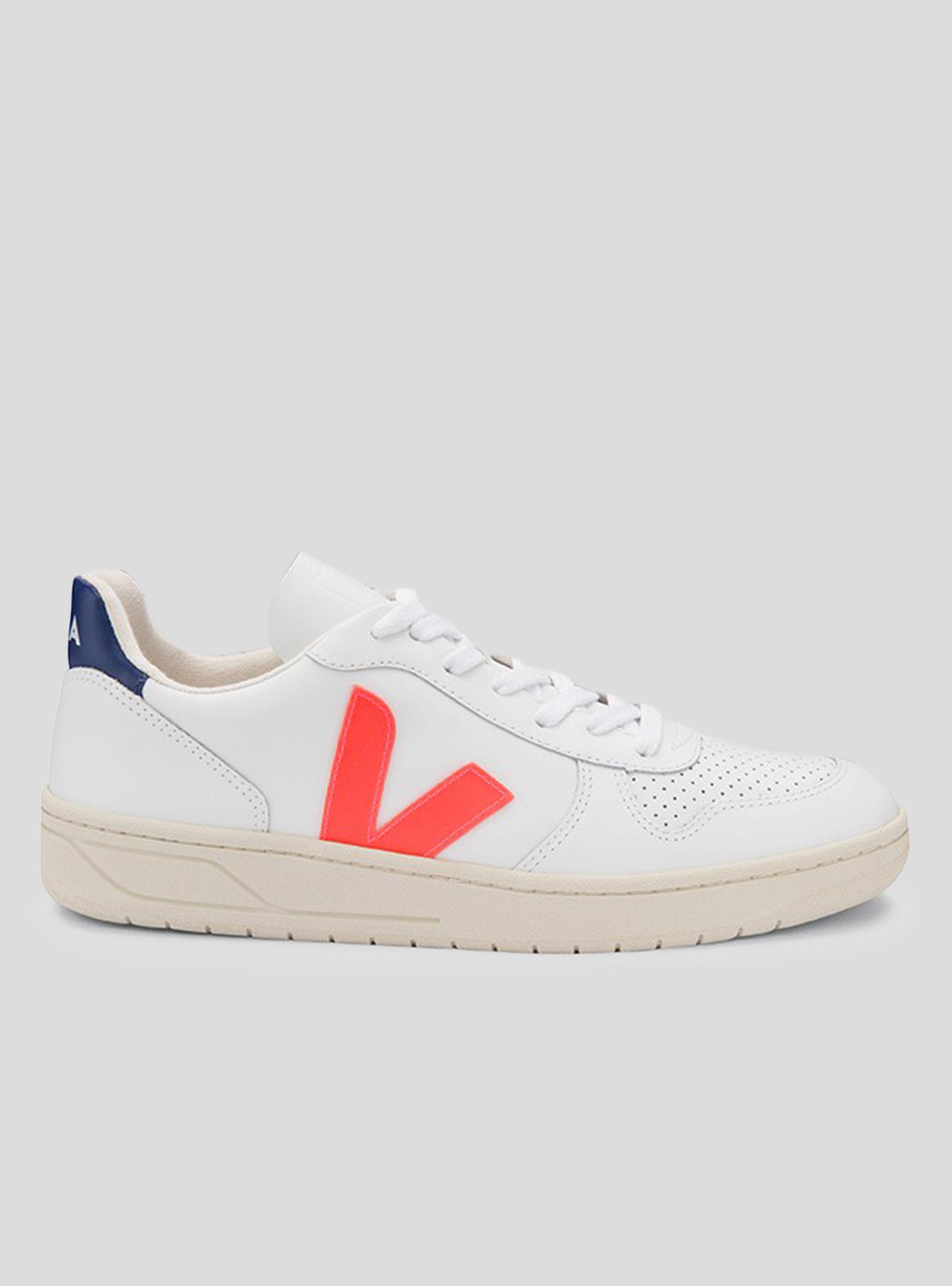 Zapatilla Veja Urbana Mujer V-10 Logo Rojo-0