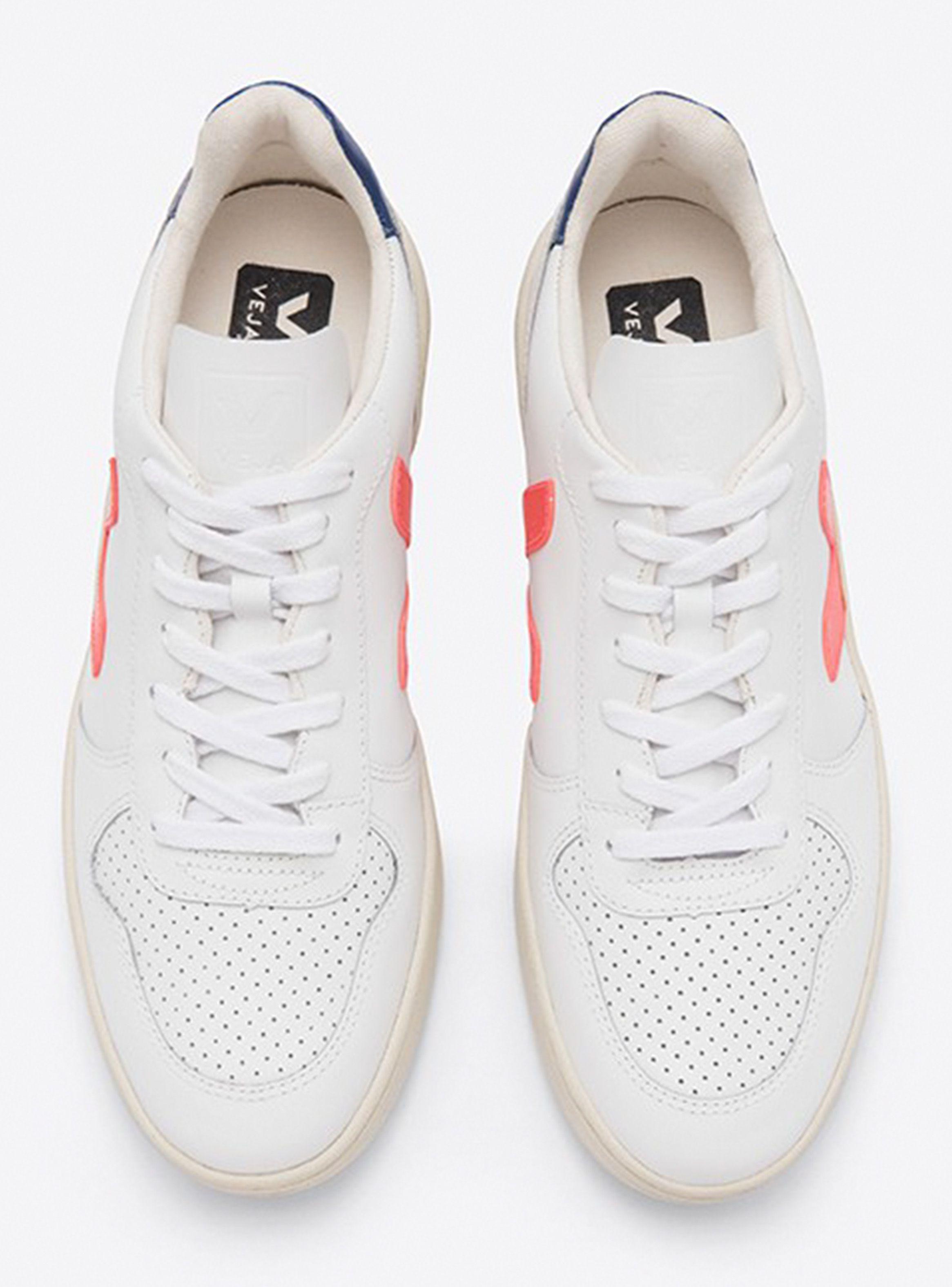 Zapatilla Veja Urbana Mujer V-10 Logo Rojo-2