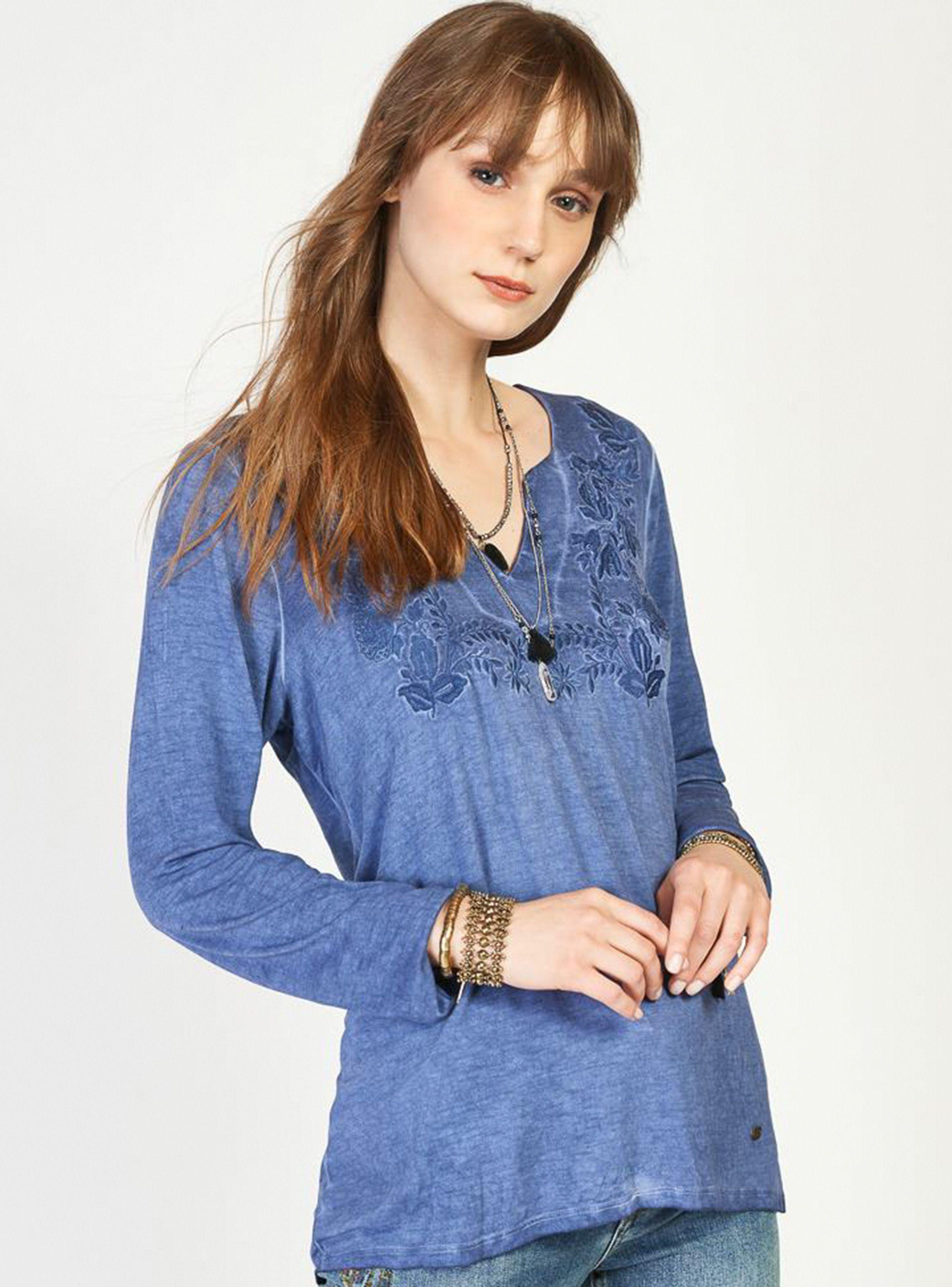 Polera Bordada Umbrale Woman-0