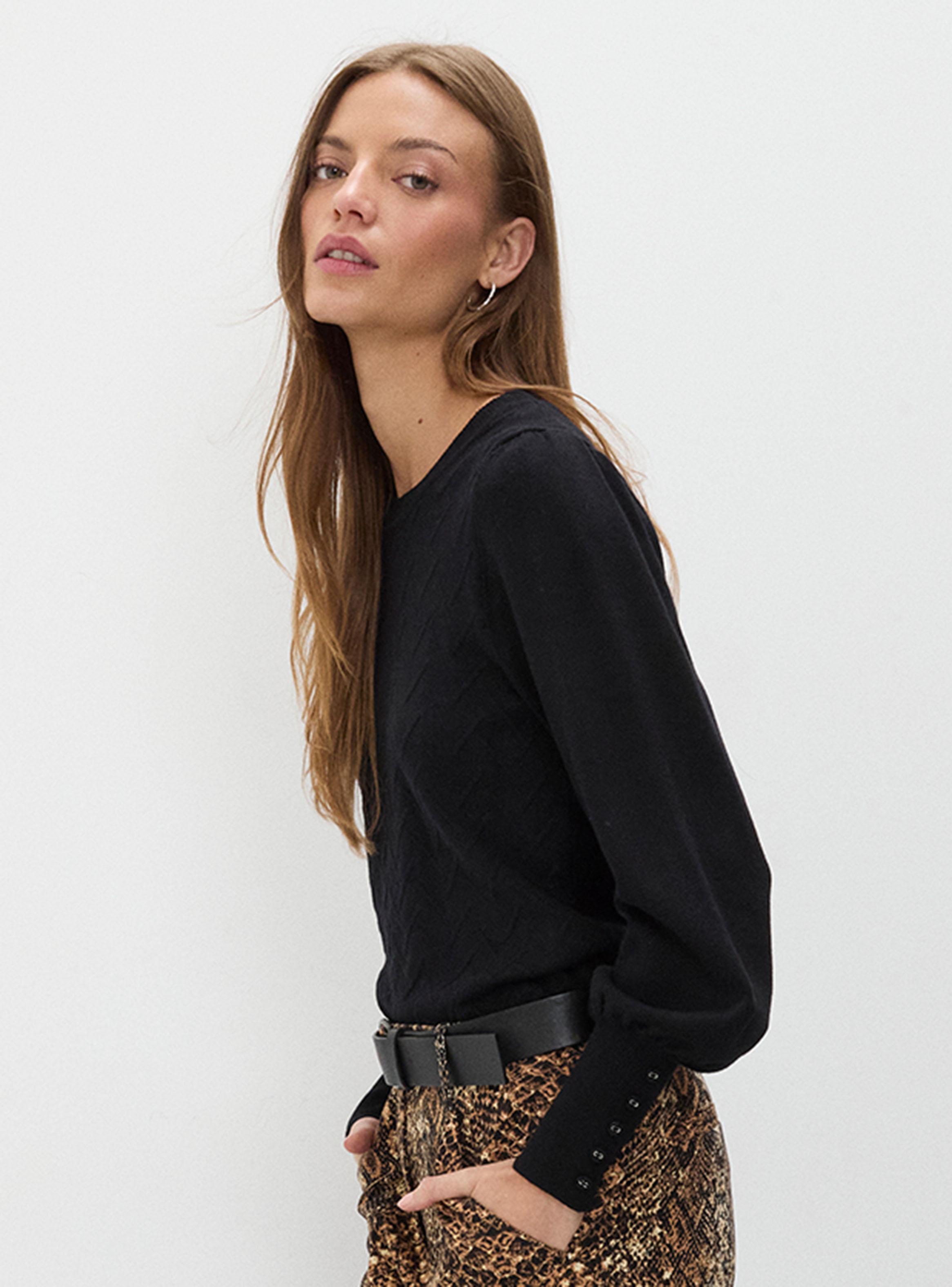 Sweater Liso Detalle en Puños-2