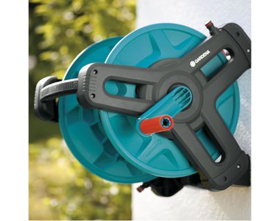 Imagen 2 del producto Enrollador de manguera + manguera Gardena.