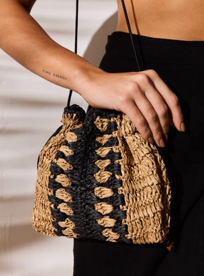 Imagen 2 del producto Cartera Tejida Bitono con Tirante Satinado