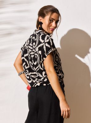 Imagen 2 del producto Blusa Estampada y Anudada en Delantero