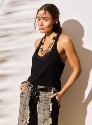 Polera Tachas en Escote