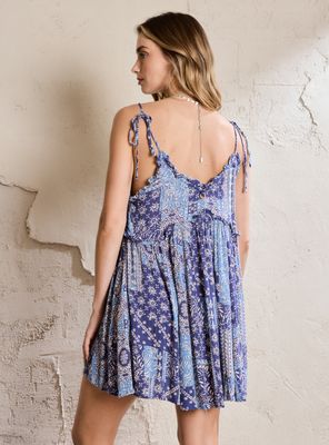 Imagen 2 del producto Vestido Estampado con Tirantes Ajustables y Cortes