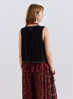 Imagen 2 del producto Blusa Tipo Gillet con Bordados