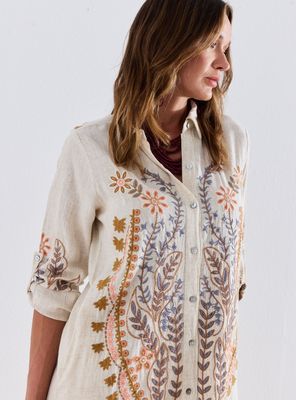 Imagen 2 del producto Blusa Detalle Bordado Delantero