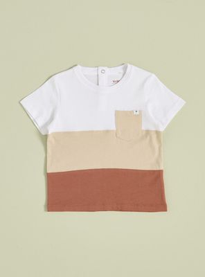 Polera Color Block con Bolsillo de Parche