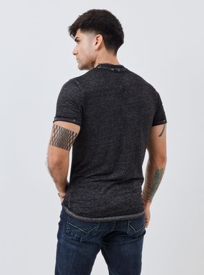 Imagen 2 del producto Polera Tela Liviana Estampado Logo Frontal Manga Corta