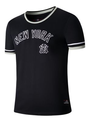 Polera Training Detalle Cuello y Manga