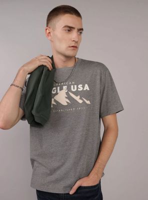 Polera con Gráfico y Logotipo en Relieve