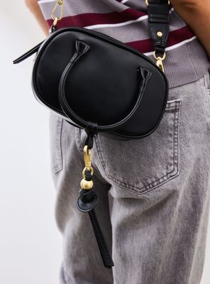 Imagen 2 del producto Cartera Crossbody Bowling con Accesorio Metálico