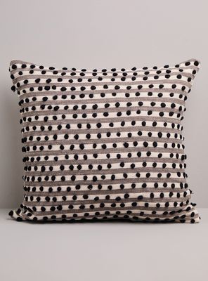 Imagen 1 del producto Cojín Tribal Relieve 50x50 cm Negro