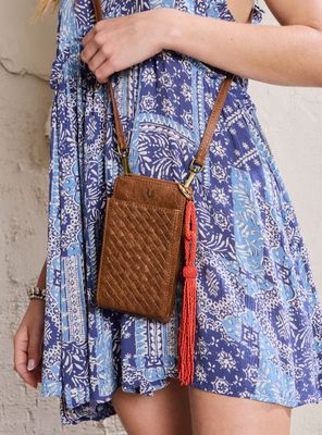 Imagen 2 del producto Llavero Pompón Tejido de Mostacillas