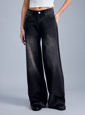 Jeans Bota Ancha y Pretina Desflecada