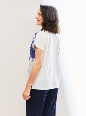 Imagen 2 del producto Polera Estampado Frontal Escote Metalizado