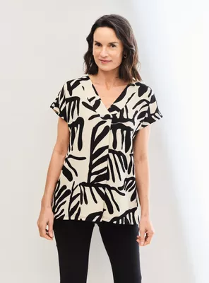 Polera Texturada y Estampada Escote V