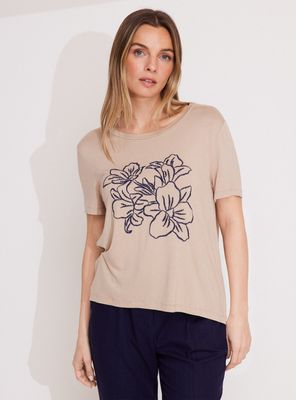 Polera Básica con Bordado Central