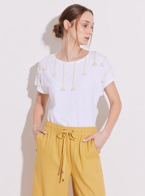 Polera con Aplicaciones Artesanales