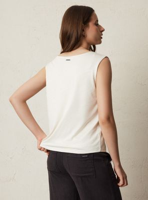 Imagen 2 del producto Polera de Tela Texturizada y Forro