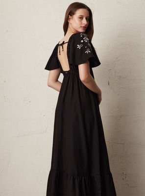 Imagen 2 del producto Vestido con Capas Bordado en Mangas