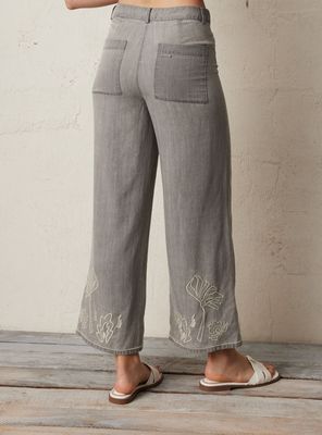 Imagen 2 del producto Pantalón de Denim Fluido con Bordado