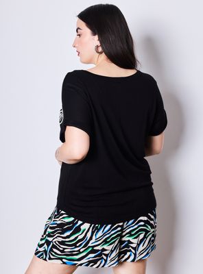 Imagen 2 del producto Polera Estampado en Hombro Manga Kimono