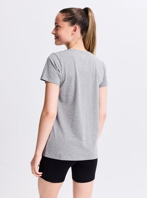 Imagen 2 del producto Polera Cuello V Estampado Delantero