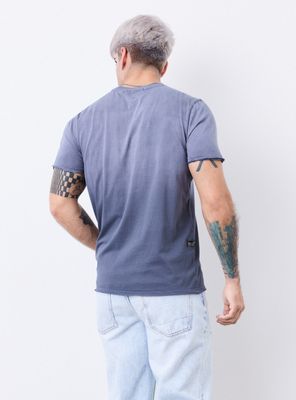 Imagen 2 del producto Polera Gradiente con Estampado 3D en Folia