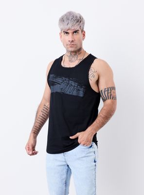 Imagen 1 del producto Polera Long Fit Estampado al Tono