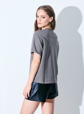 Imagen 2 del producto Polera Estampado con Tachas