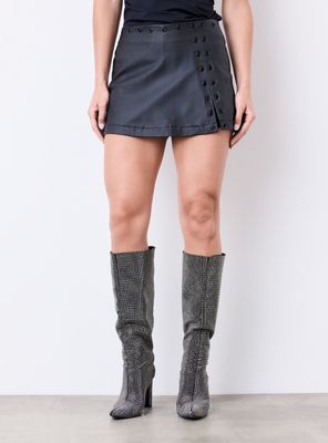 Falda Engomada con Ojetillos